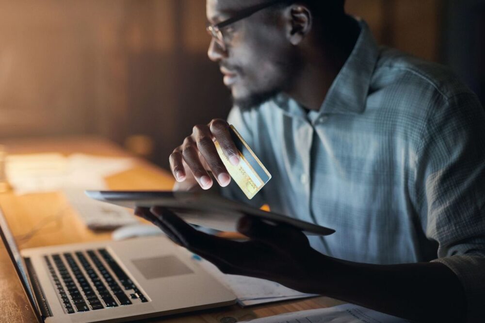  Pulse Points: Disparities in Credit Scores and Length of Credit History